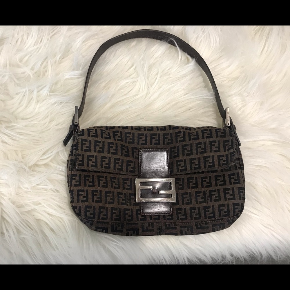 Vintage Authentic FENDI baguette bag